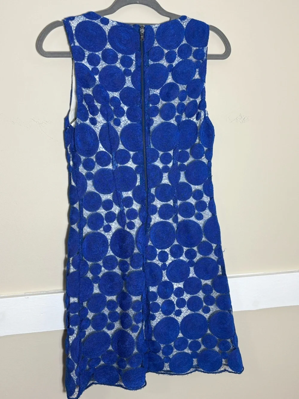Alice + Olivia Cobalt Blue Sleeveless Circle Lace Sheath Dress Silk Lined - Picture 8 of 14